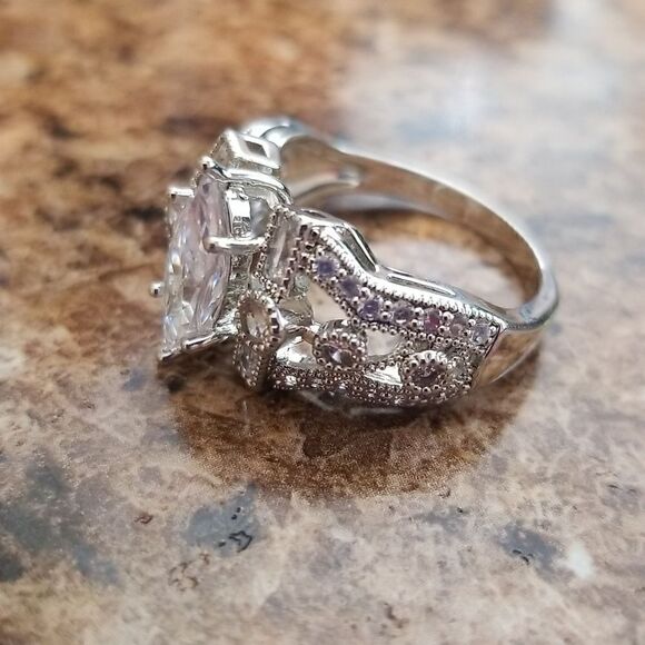 White zircon ring size 9 - Picture 4 of 10